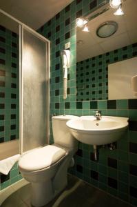 Apartment hotel Budapest - 4-star hotel in Budapest - bathroom - Europa Hotels Superior - Budapest - Hungary - Europa Hotels Congress Center Budapest - 4 star superior Aparthotel Europa