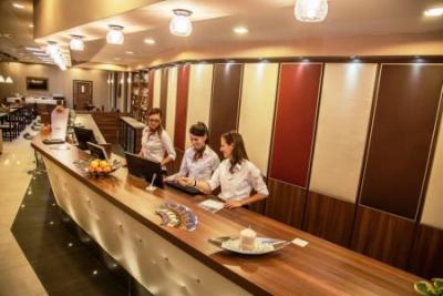 Hotel Benta Budapest - reception - Vaci street - Benta Hotel Budapest - Hotel Benta - 3 Star Hotel in Budapest