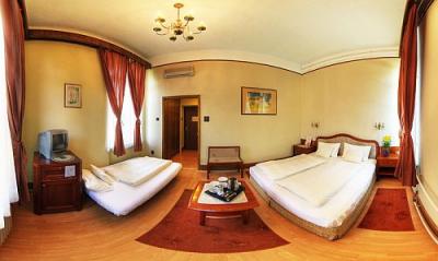 Cheap accomodation in Budapest, near to the park Nepliget, Hotel Omnibusz, Hungary - Hotel Omnibusz Budapest, cheap hotel near to the airport and city centre 