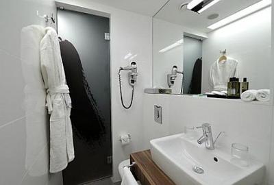 Bathroom of 4-star Hotel Nemzeti - bath - Hotel Nemzeti Budapest MGallery - ✔️ Hotel Nemzeti Budapest MGallery - 4 star hotel in Budapest