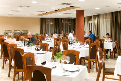 Restaurant in Airport Hotel Budapest - 4* hotel at the airport - Airport Hotel Budapest**** - Discount hotel with free transport from the airport
