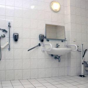 Hotel room with special bathroom for handicapped people in Hotel Bestline in Budapest - CE Hotel Bestline Budapest - cheap hotel in Budapest