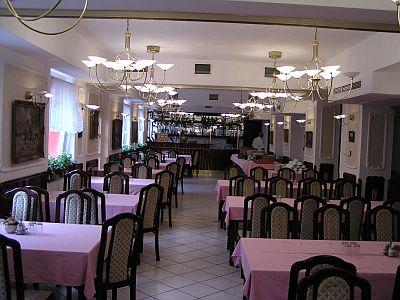 Hotel Polus - restaurant - hotel 300 metres from highway M3  - Hotel Polus Budapest*** - discount 3 star hotel in Budapest 