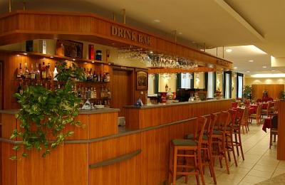 Hunguest Hotel Millennium Budapest  - drink bar - Hotel Millennium Budapest - affordable hotel in Budapest, Nagyvarad Square