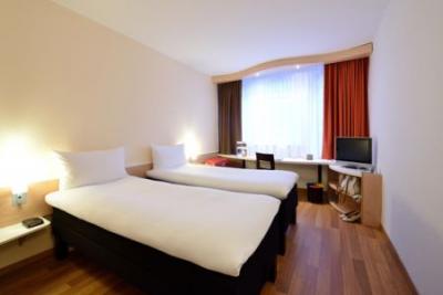 Hotel Ibis City in the centre of Budapest with closed parking at affordable price - Hotel Ibis Budapest City*** - 3 star Ibis Hotel in Budapest (former Ibis Emke)