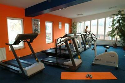Fitness room in Hotel Lido - bicycle and motor boat rental on the Danube shore in the third district of Budapest - Lido Hotel Budapest - Romai-part Budget 3-stars hotel at Danube shore near Aquincum