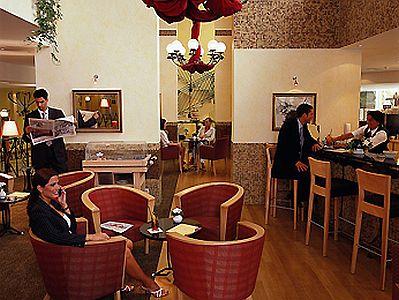 Mercure Buda - café in elegant ambience in Budapest - Hotel Mercure Budapest Castle Hill**** - 4 star hotel in Budapest