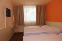 Cheap renovated hotel in the near of Ulloi street in Zagrabi street - Hotel Pest Inn